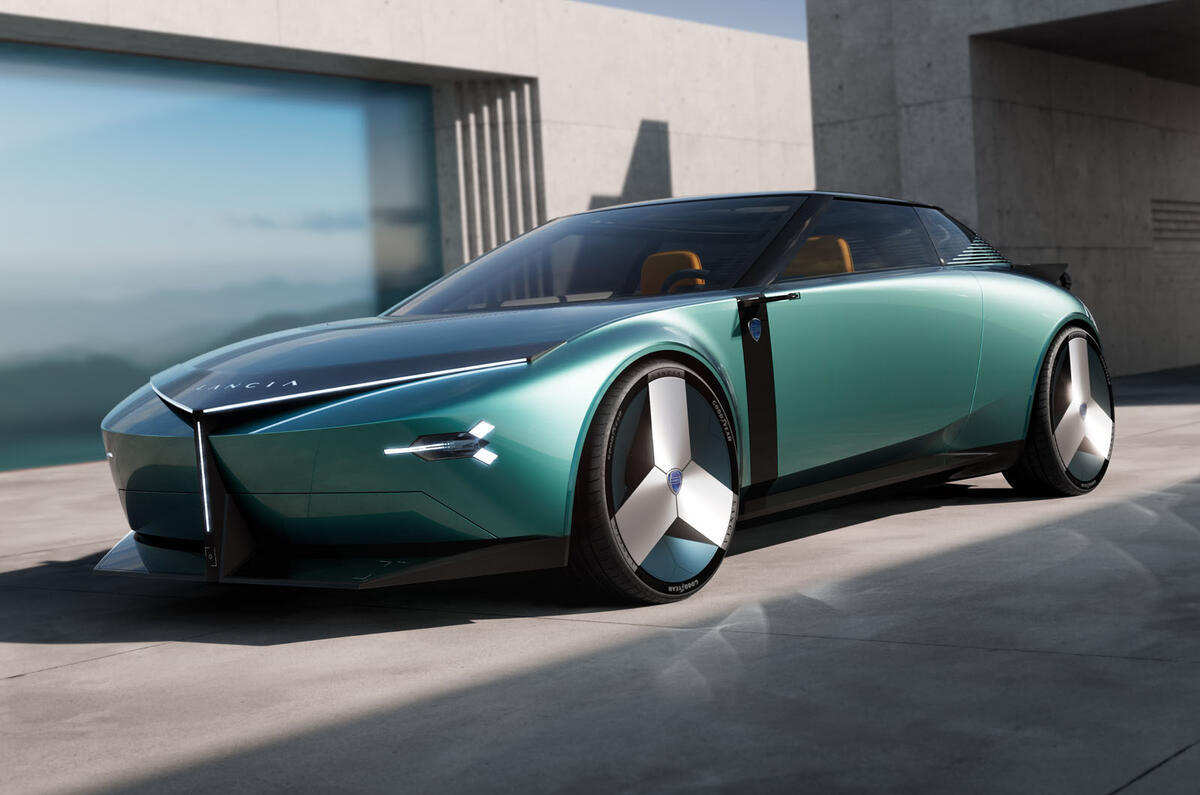 Lancia Pura HPE concept 2023 front quarter static Lancia Pura HPE concept 2023 front quarter static