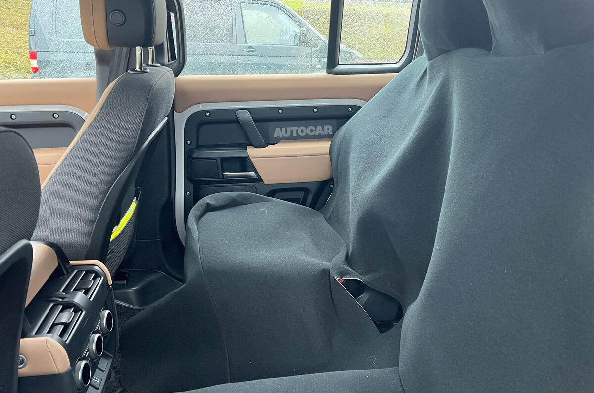 Land Rover Defender 110 camo seats