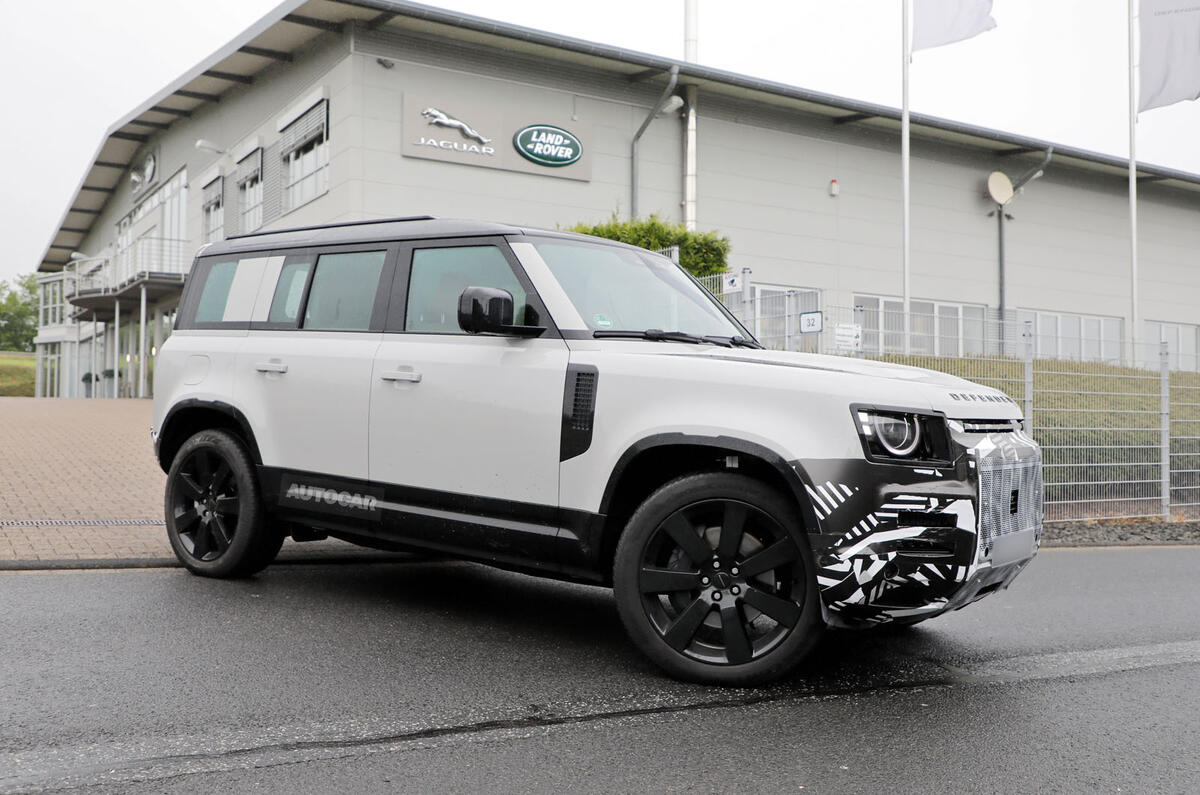 Land Rover Defender camo 4