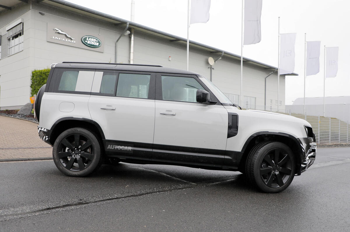 Land Rover Defender camo 5