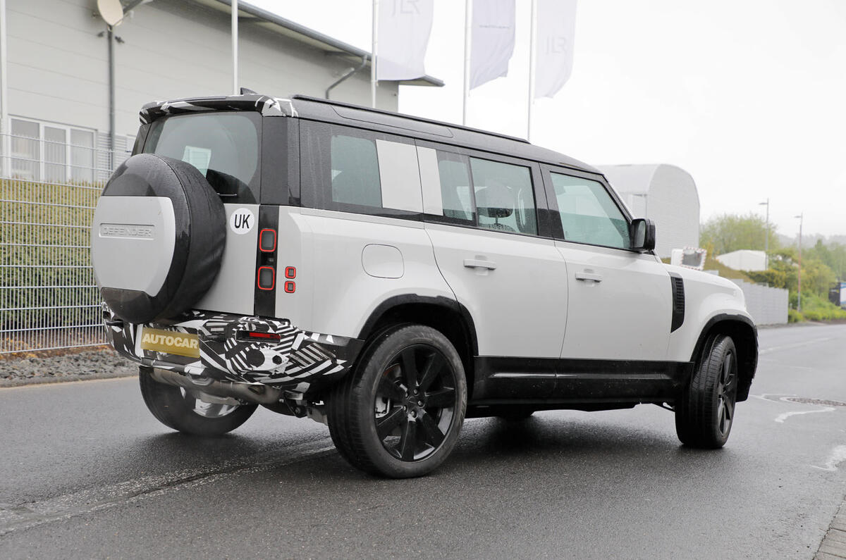Land Rover Defender camo 6