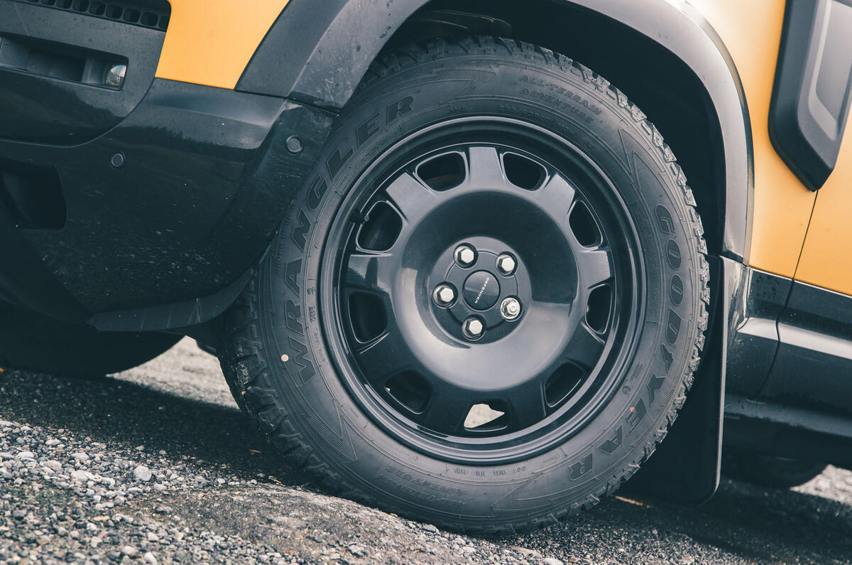 Land Rover Defender Trophy review 2026 073