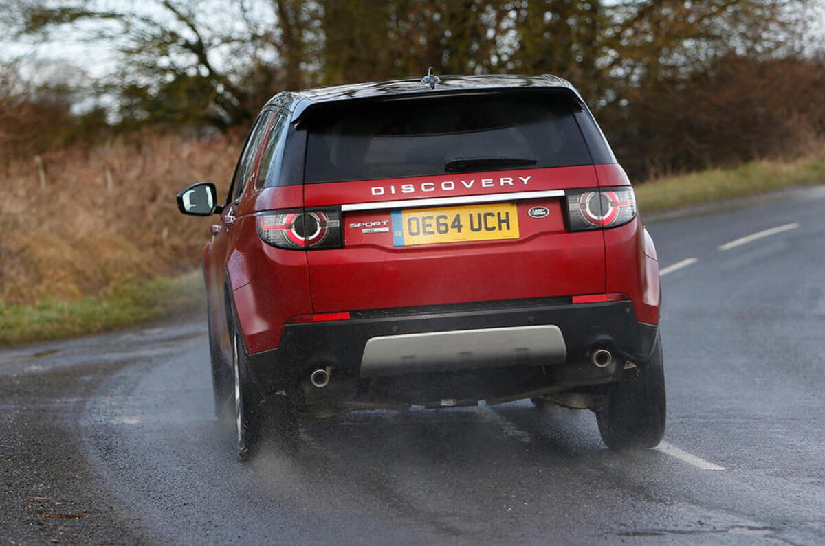 Land Rover Discovery Sport - cornering rear