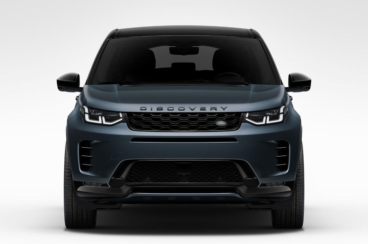 Land Rover Discovery Sport 2023 front studio Land Rover Discovery Sport 2023 front studio