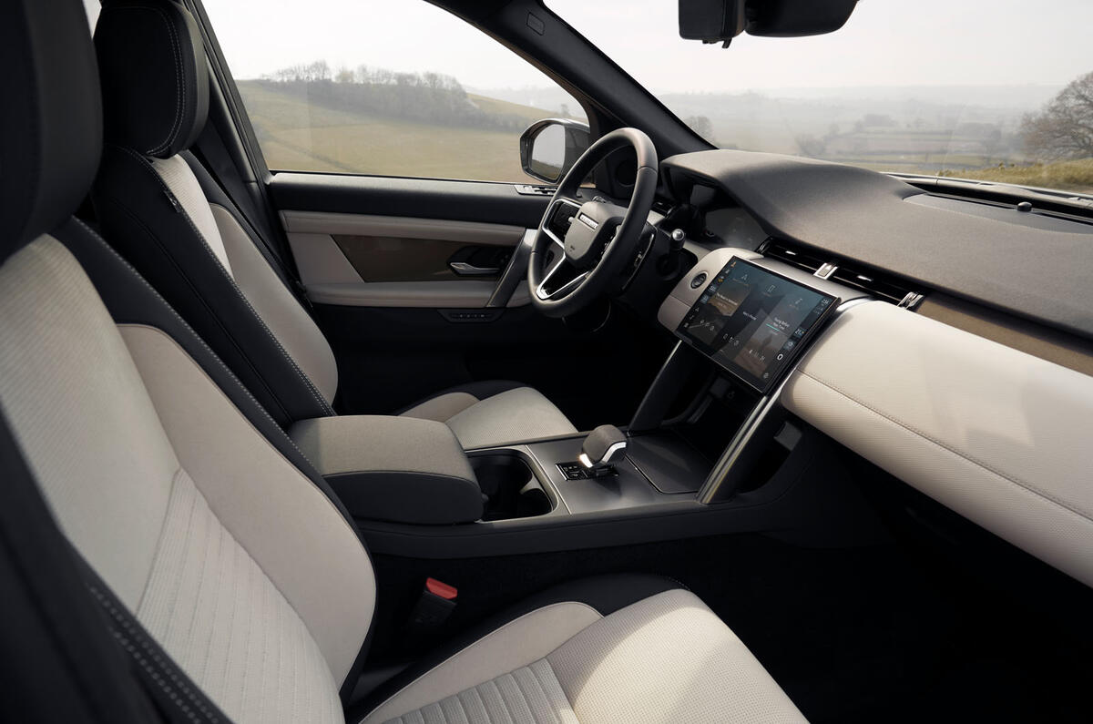 Land Rover Discovery Sport 2023 interior front Land Rover Discovery Sport 2023 interior front