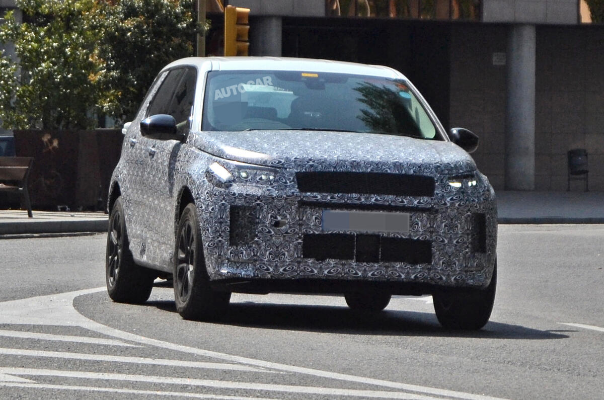 Land Rover Discovery Sport spy shot front