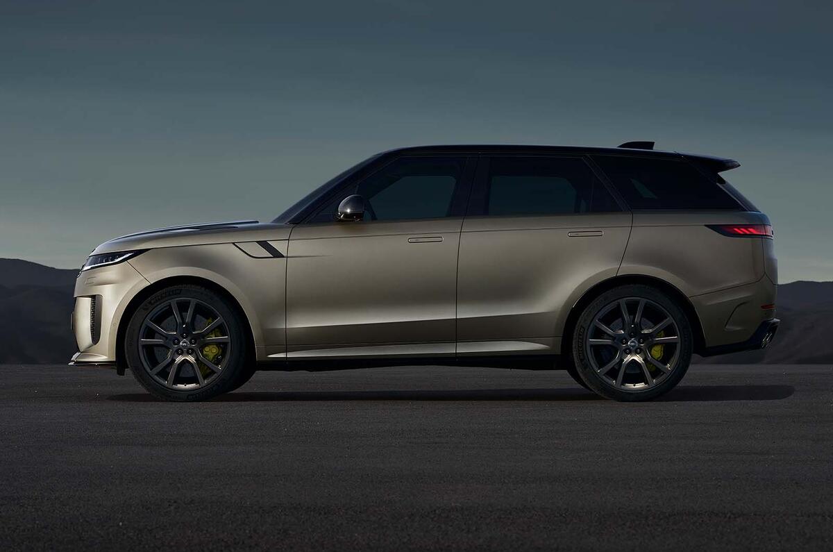 Land Rover Range Rover Sport SV side