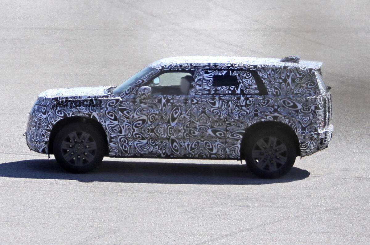 Land Rover Defender Sport prototype   .jpg578 Land Rover Defender Sport prototype   .jpg578