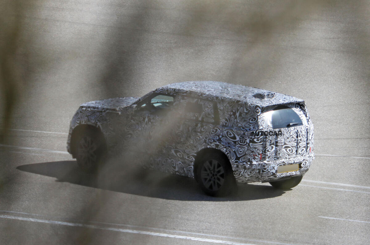 Land Rover Defender Sport prototype   .jpg602 Land Rover Defender Sport prototype   .jpg602