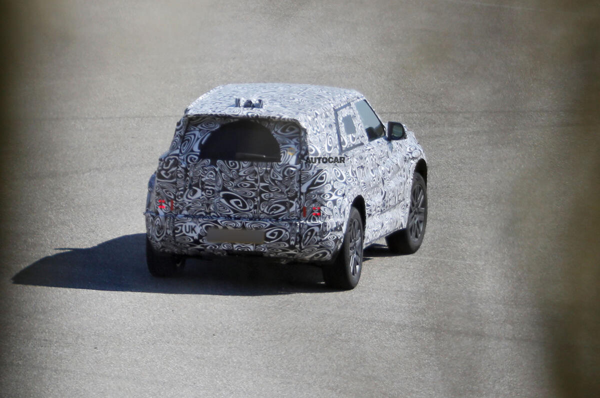 Land Rover Defender Sport prototype   .jpg614 Land Rover Defender Sport prototype   .jpg614