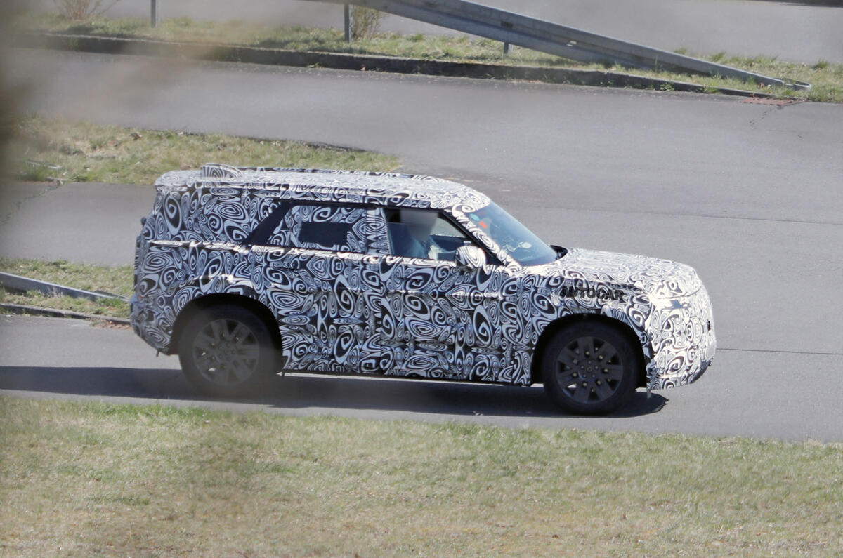 Land Rover Defender Sport prototype   .jpg759 Land Rover Defender Sport prototype   .jpg759