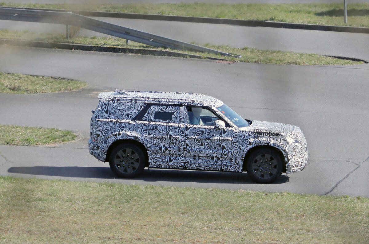 Land Rover Defender Sport prototype   .jpg761 Land Rover Defender Sport prototype   .jpg761