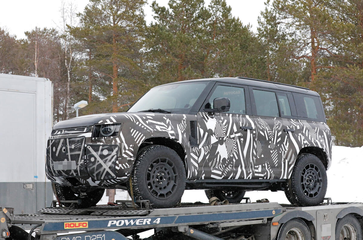Land Rover Defender SVX front lead