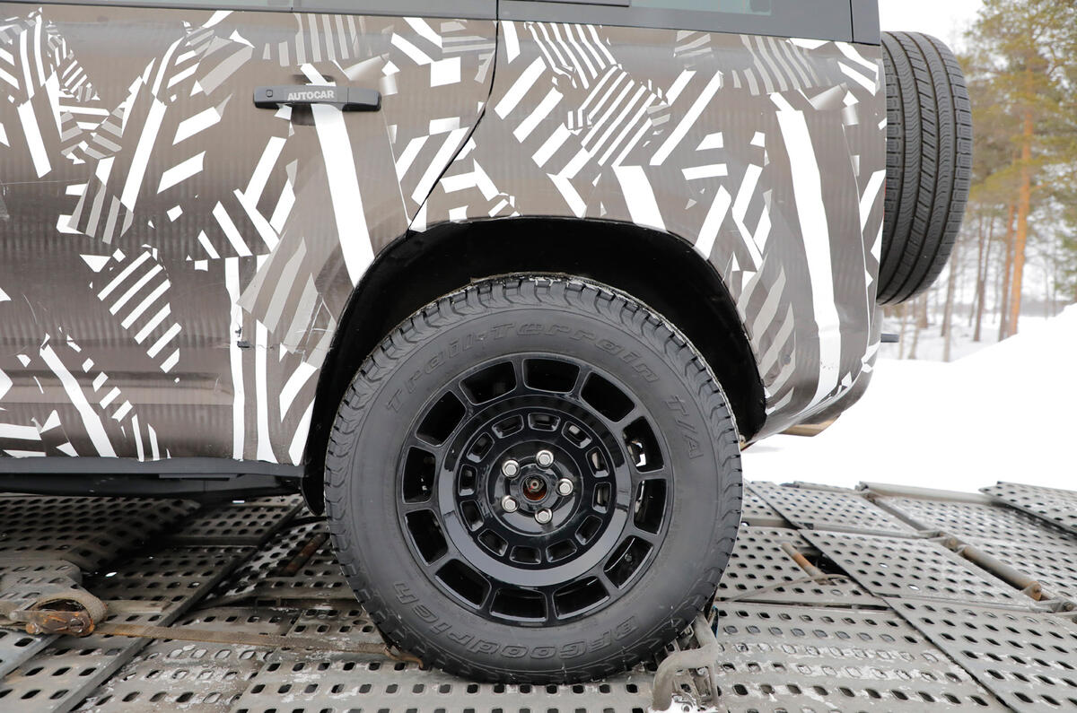 Land Rover Defender SVX tyre Land Rover Defender SVX tyre