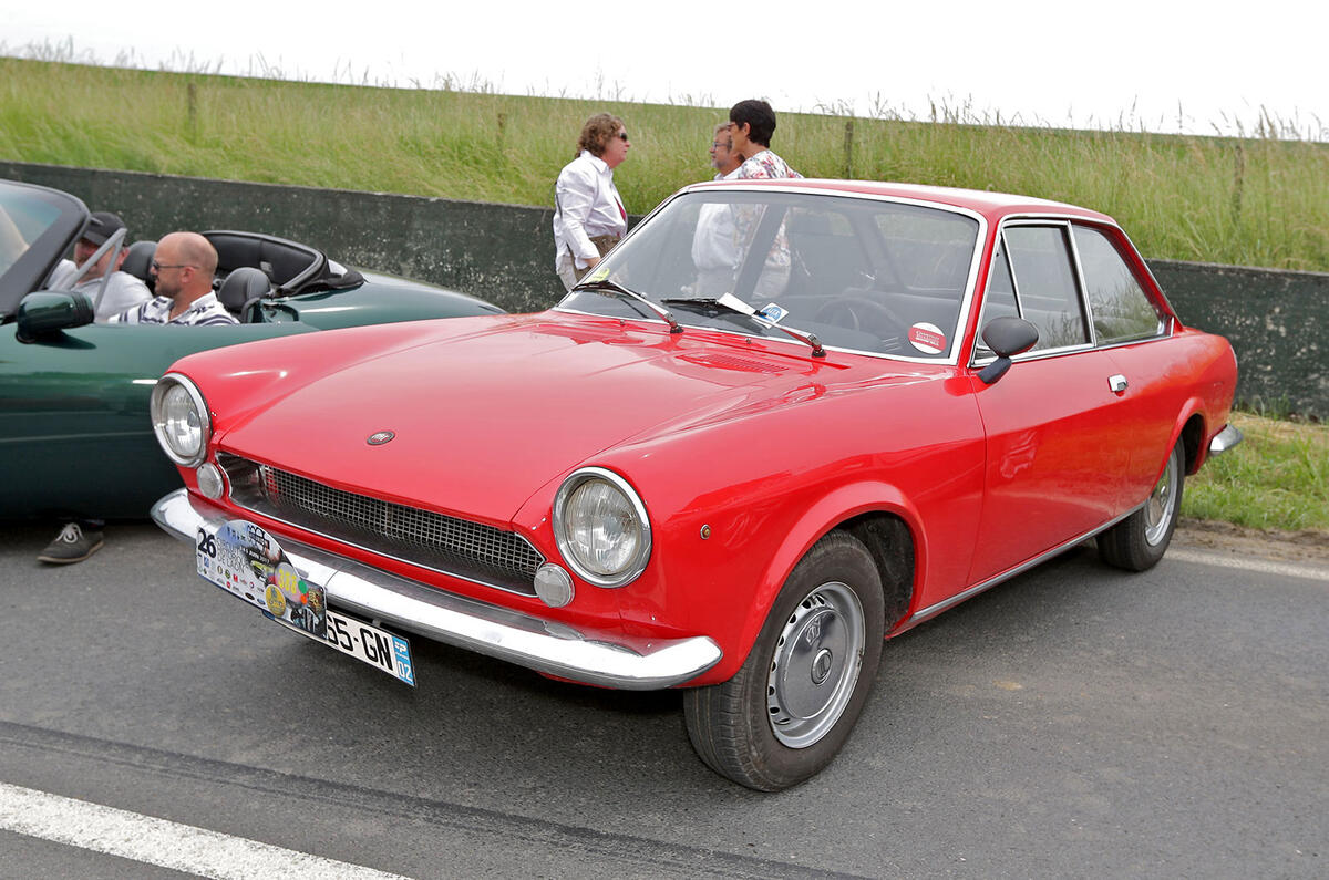 FIAT 124 COUPÉ FIAT 124 COUPÉ