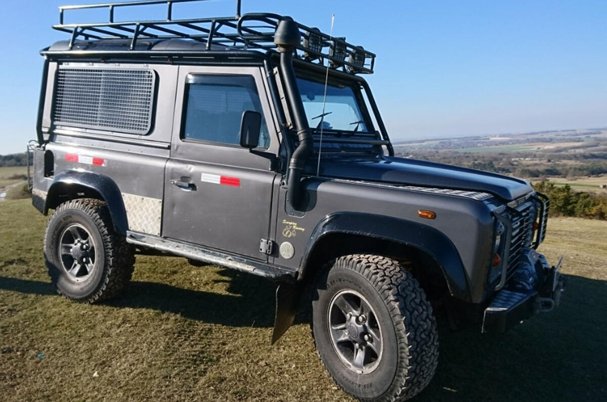 Land Rover Defender Lara Croft