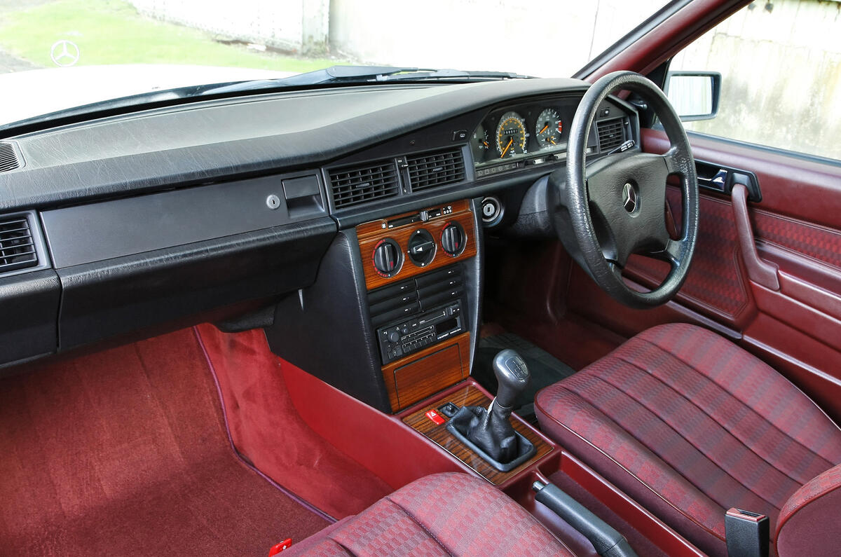Large 9110 Mercedes Benz190E