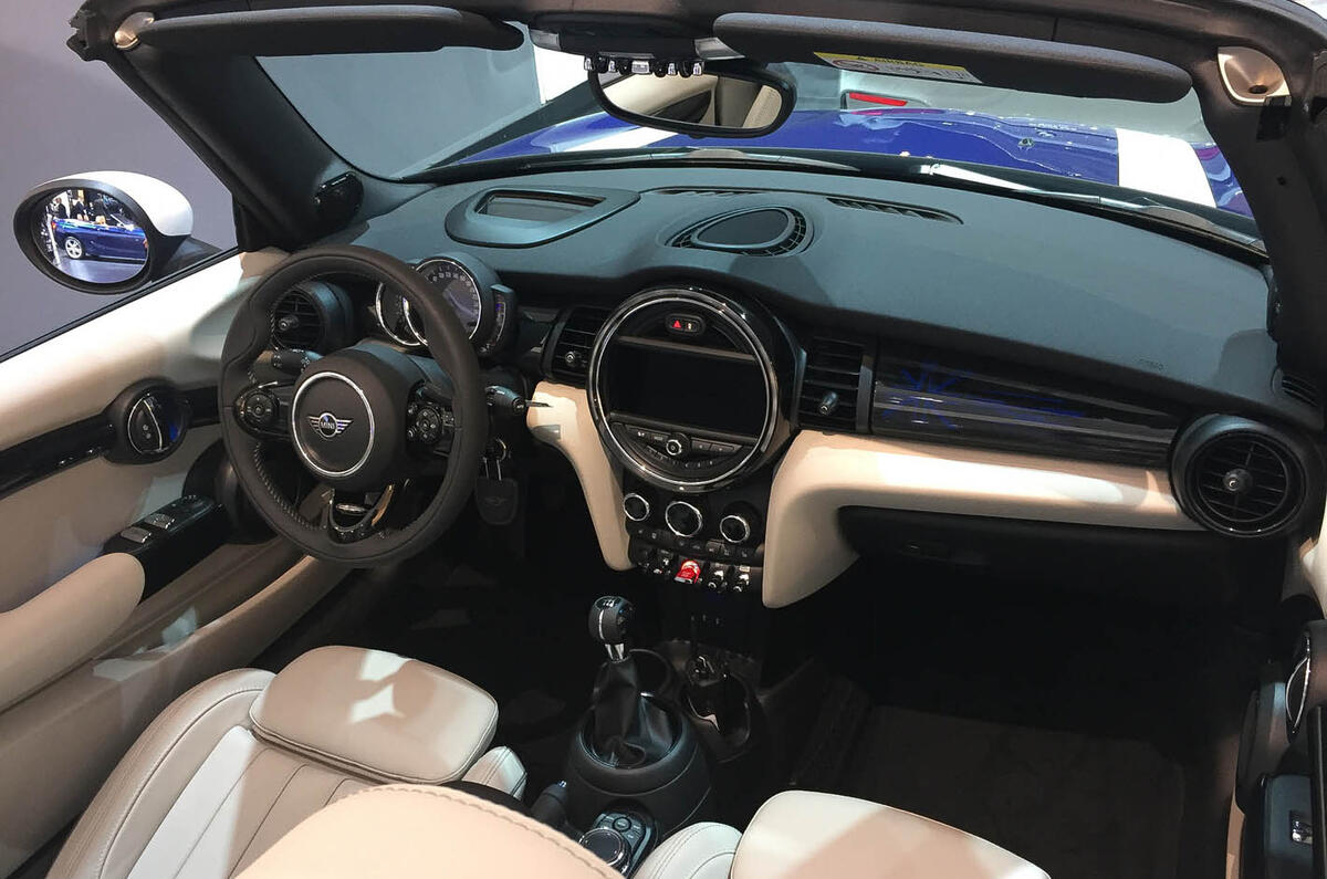 Facelifted Mini cabrio interior