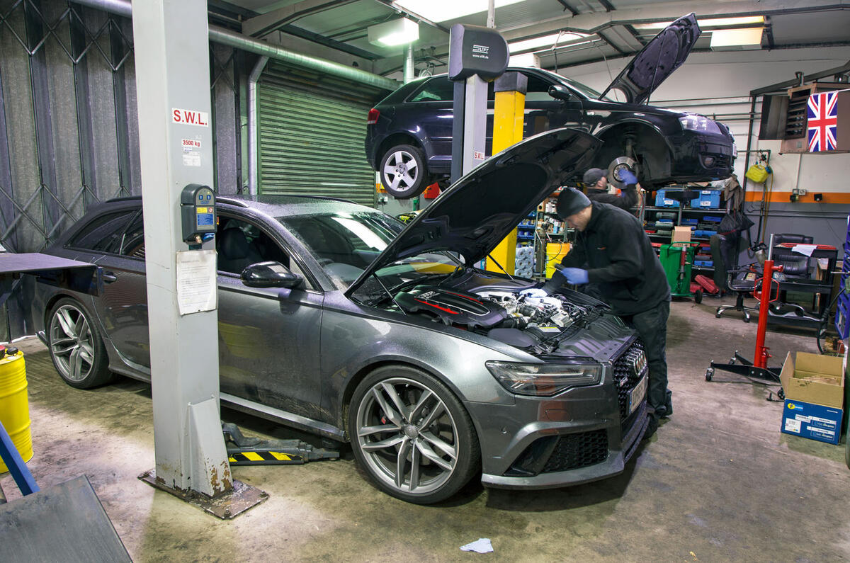 Audi RS4 servicing