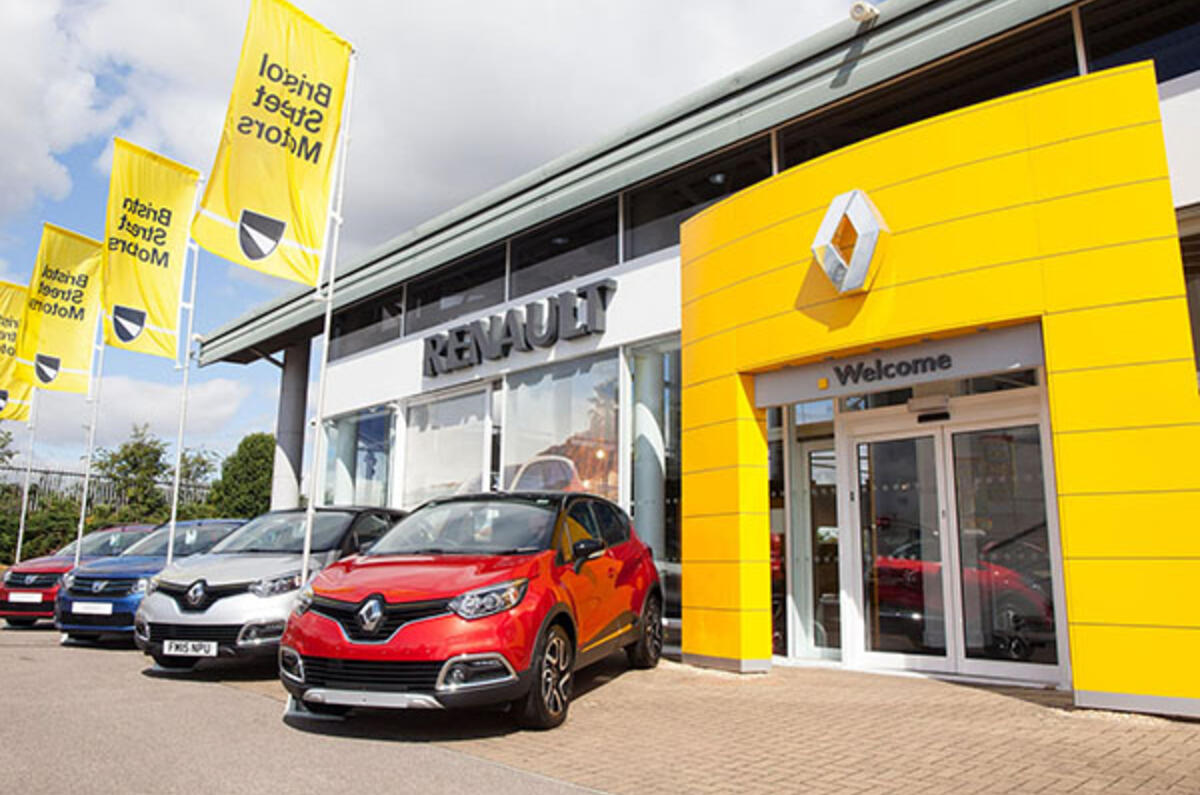 Car retailers can hand cars over to customers in controlled conditions