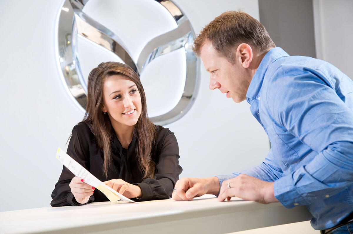 Mazda-dealer-female-sales