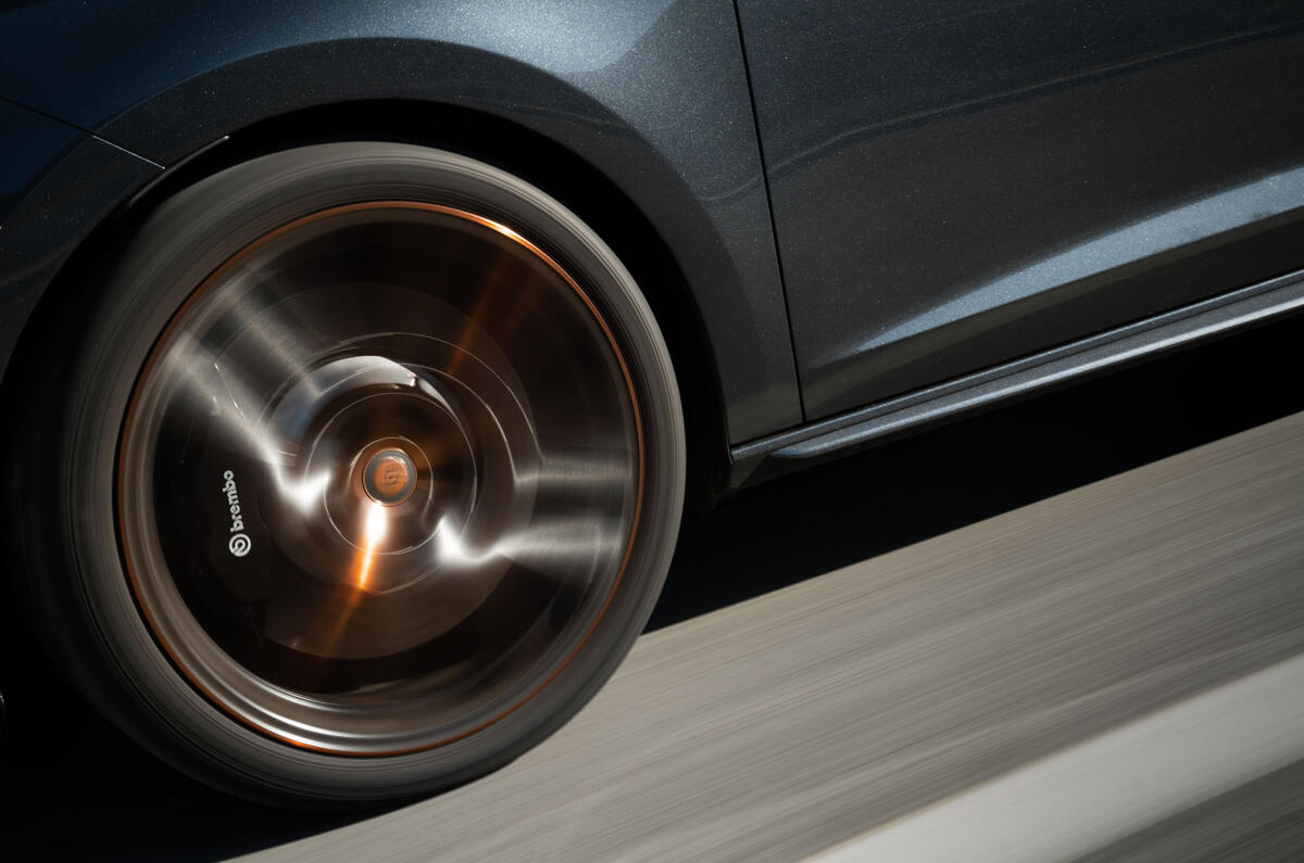 Seat Leon Cupra R ST revealed