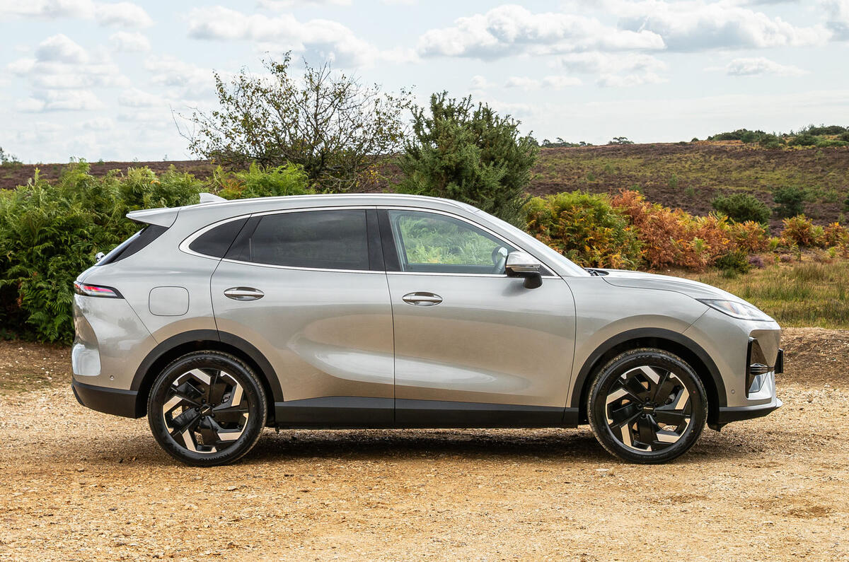 LEPAS L6 EV Exterior   Side