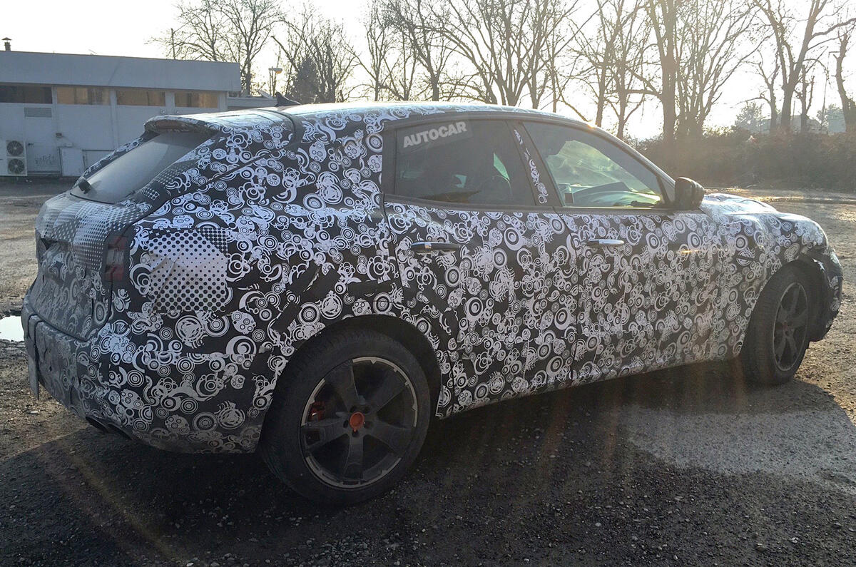 Maserati Levante spy shots