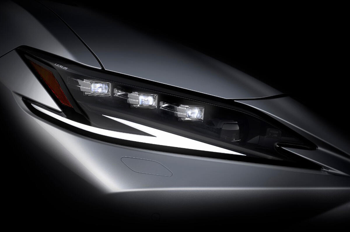 Lexus ES 2021 headlight