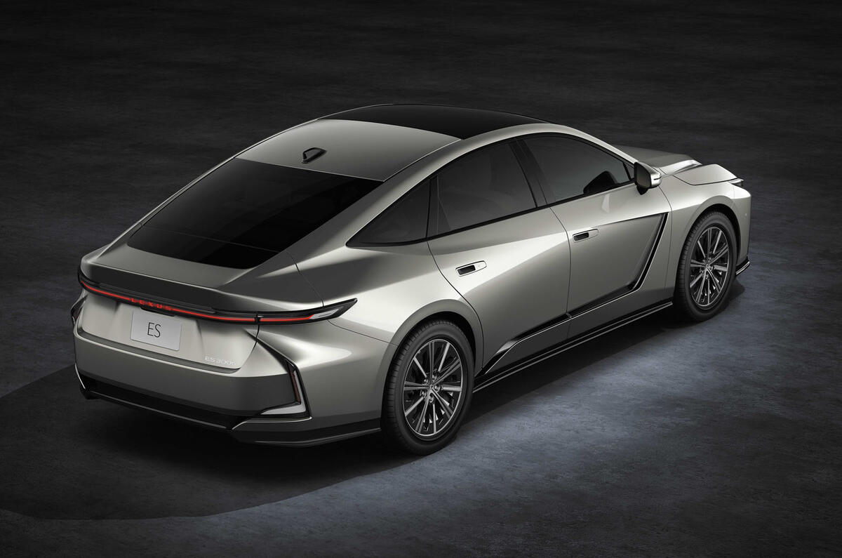 Lexus ES 2026 rear quarter Lexus ES 2026 rear quarter