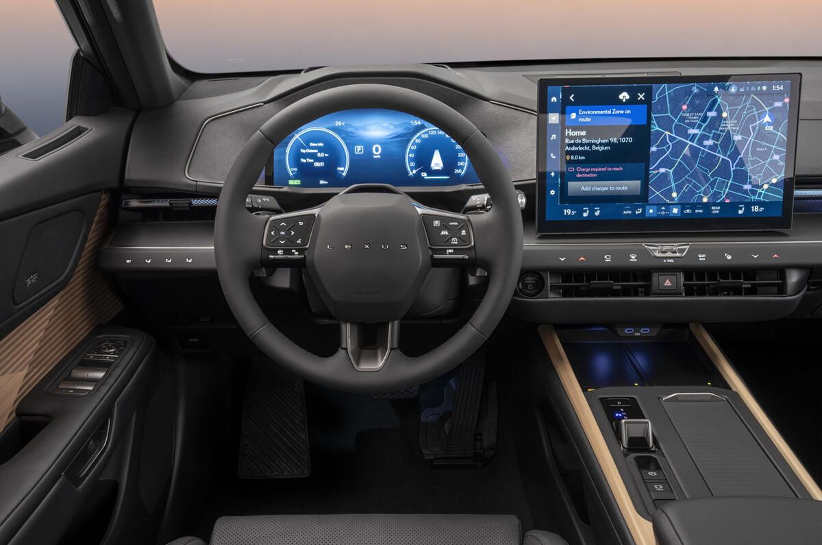 Lexus ES interior front