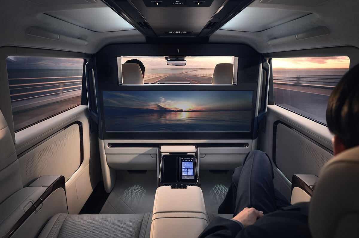 Lexus LM raer interior orange