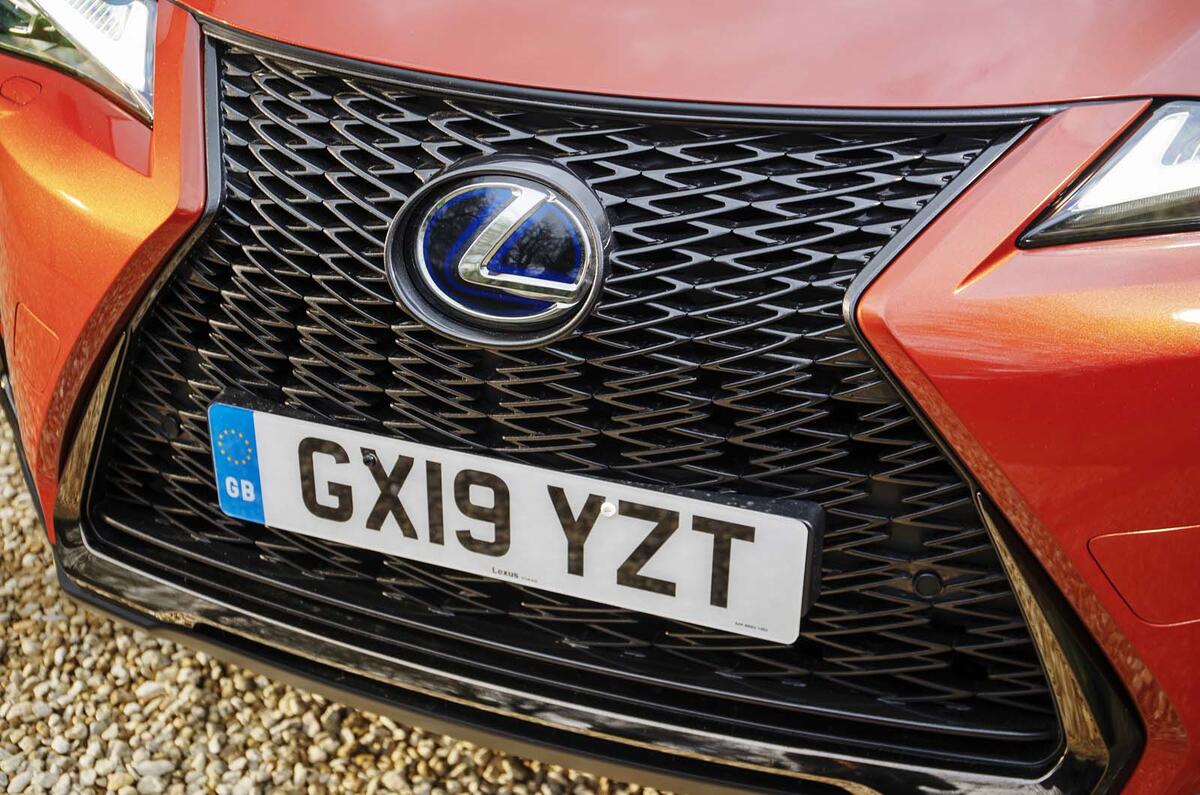 Lexus UX front grille