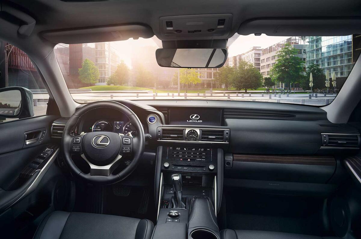 Facelifted Lexus IS