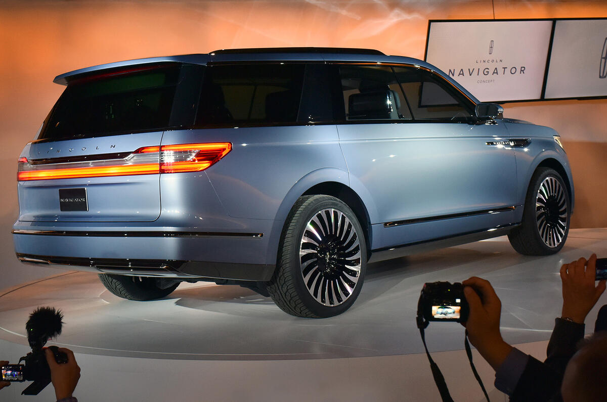 Lincoln Navigator