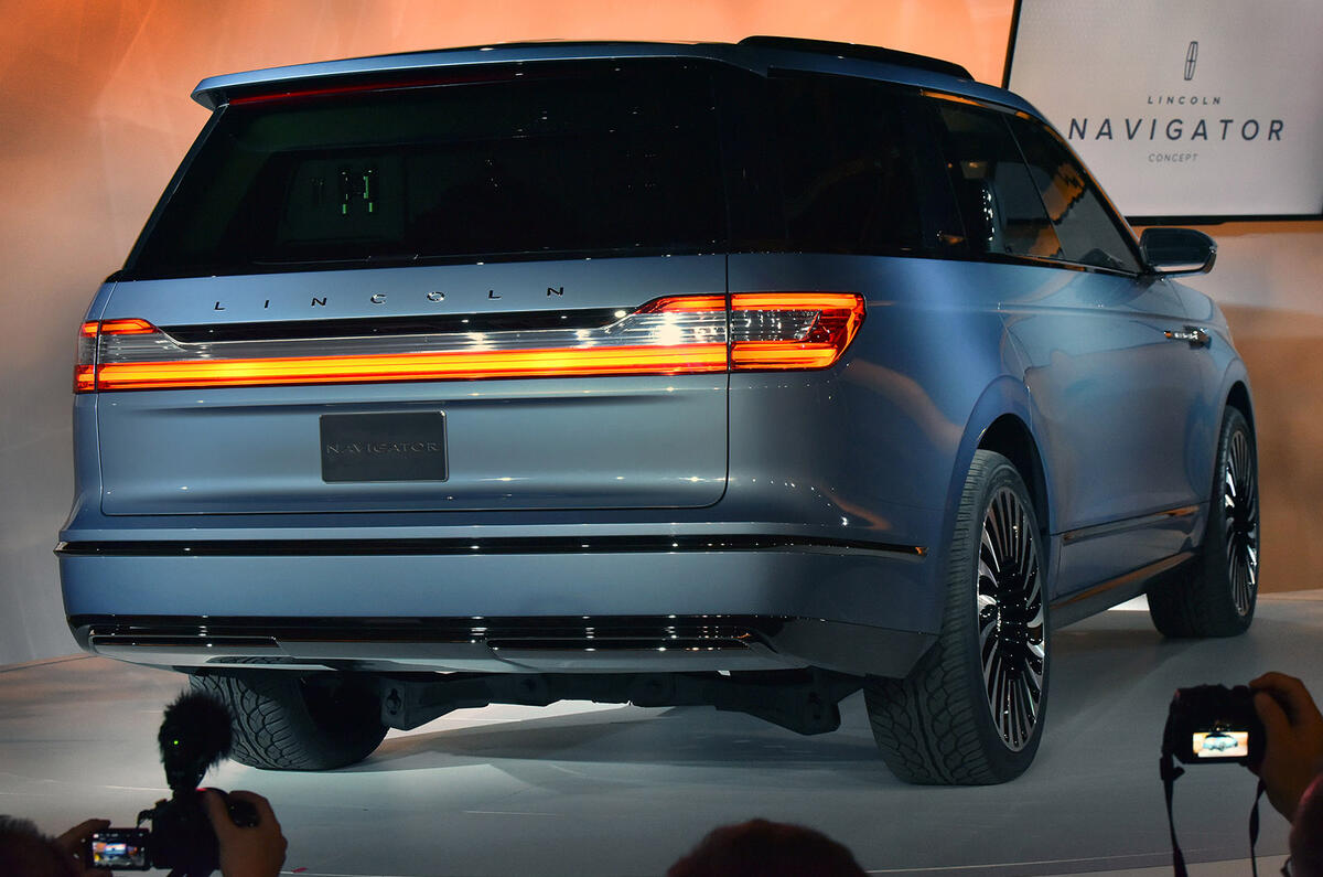 Lincoln Navigator