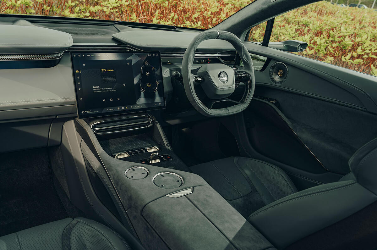 Lotus Eletre interior Lotus Eletre interior