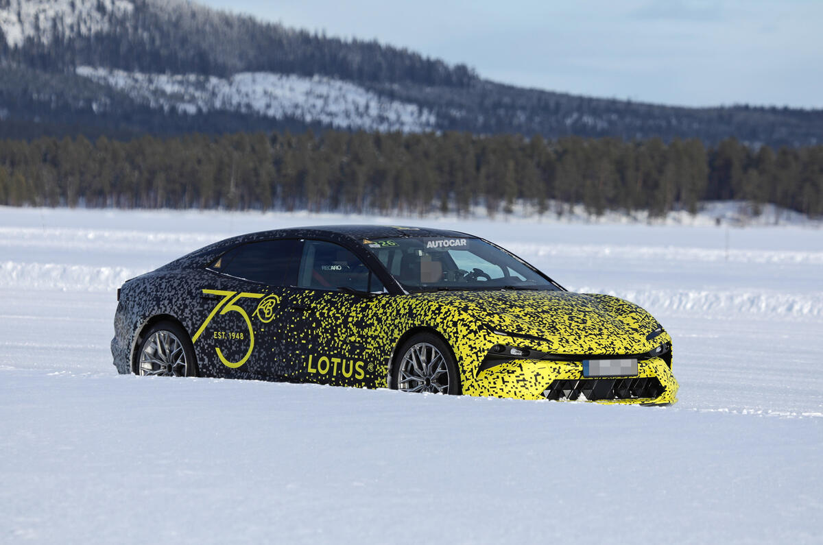 Lotus Type 133  side snow