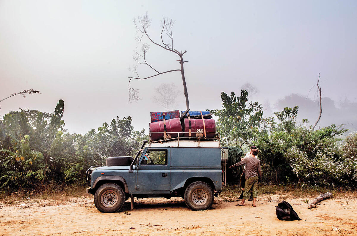 Land Rover Defender versus the Congo