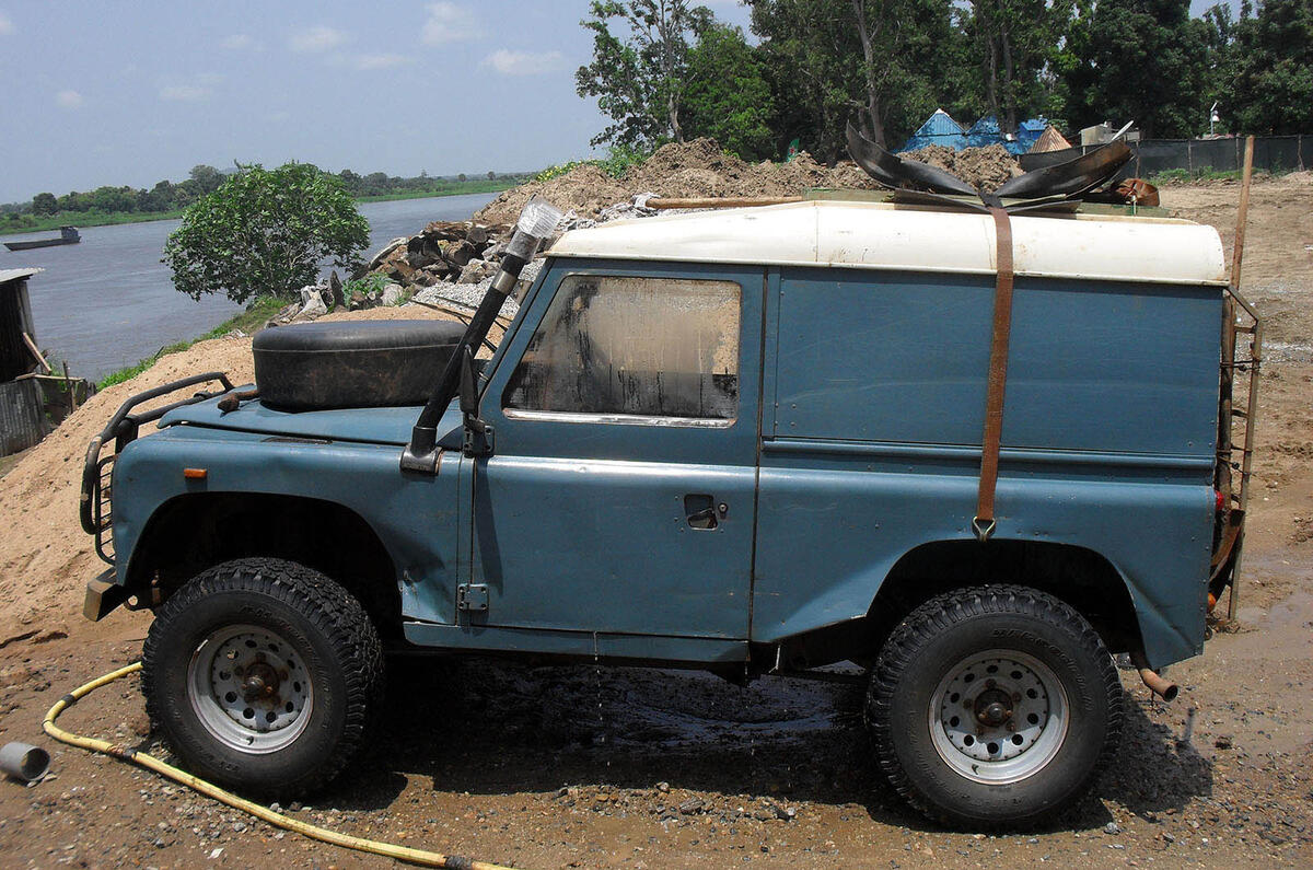 Land Rover Defender versus the Congo