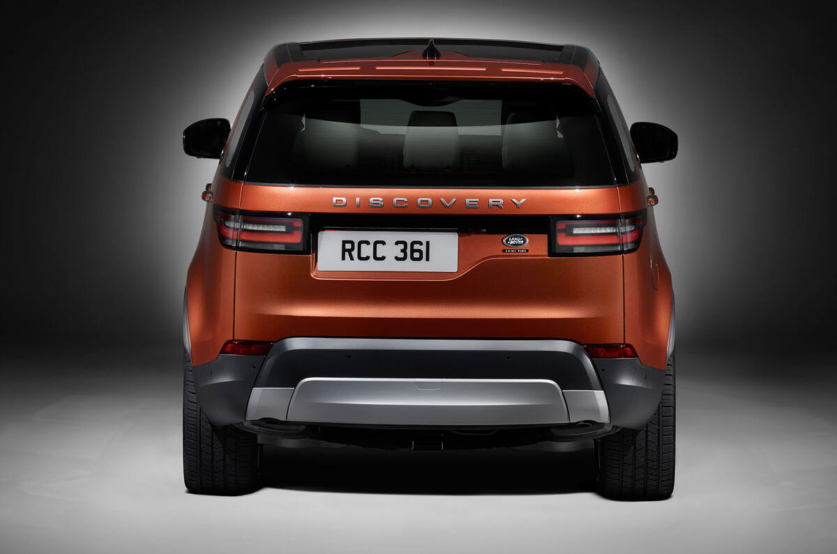 2017 Land Rover Discovery revealed in Paris