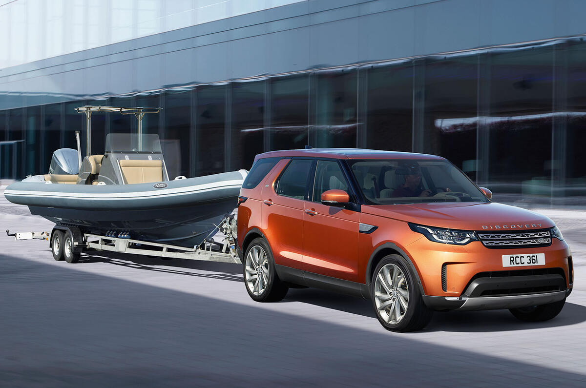 2017 Land Rover Discovery revealed in Paris
