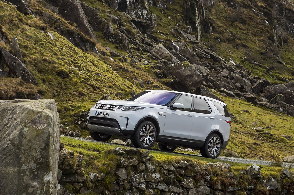 Land Rover Discovery 3 0 Td6 Hse Luxury 2017 Review Autocar
