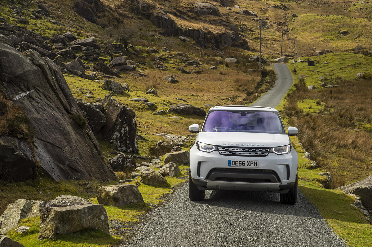 Land Rover Discovery 3 0 Td6 Hse Luxury 2017 Review Autocar