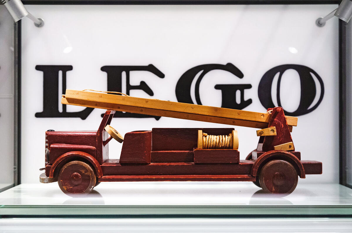 10-millionth Mini to Lego House 10-millionth Mini to Lego House