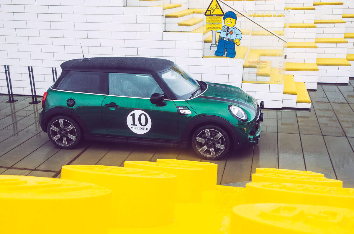 10-millionth Mini to Lego House 10-millionth Mini to Lego House