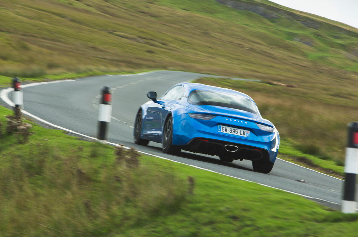 Alpine A110 vs. McLaren Senna