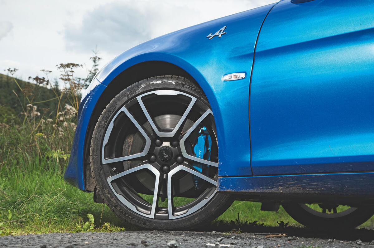 Alpine A110 vs. McLaren Senna