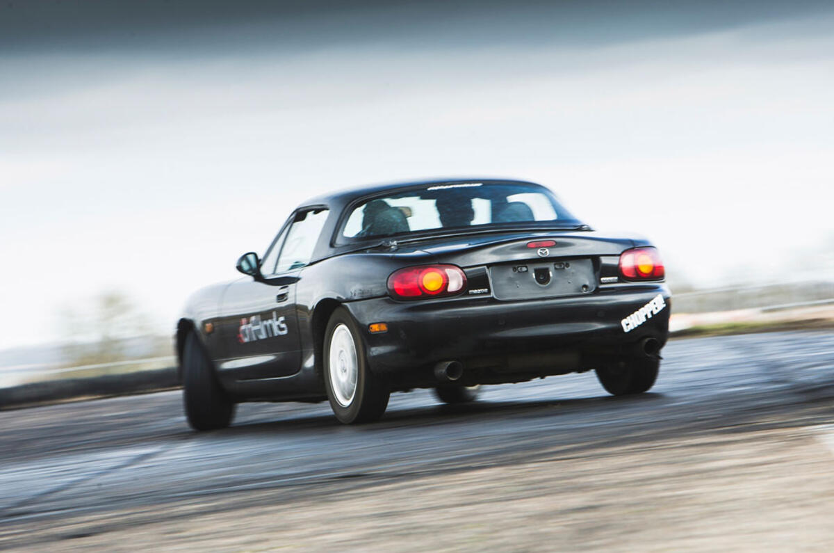 Learning how to drift - Mazda MX-5 rear