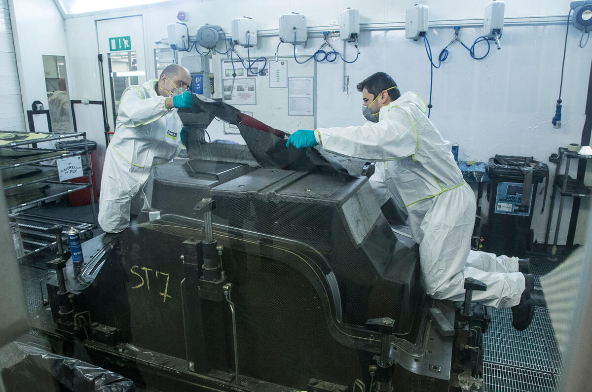 How to repair a crashed Lamborghini Aventador’s carbonfibre monocoque